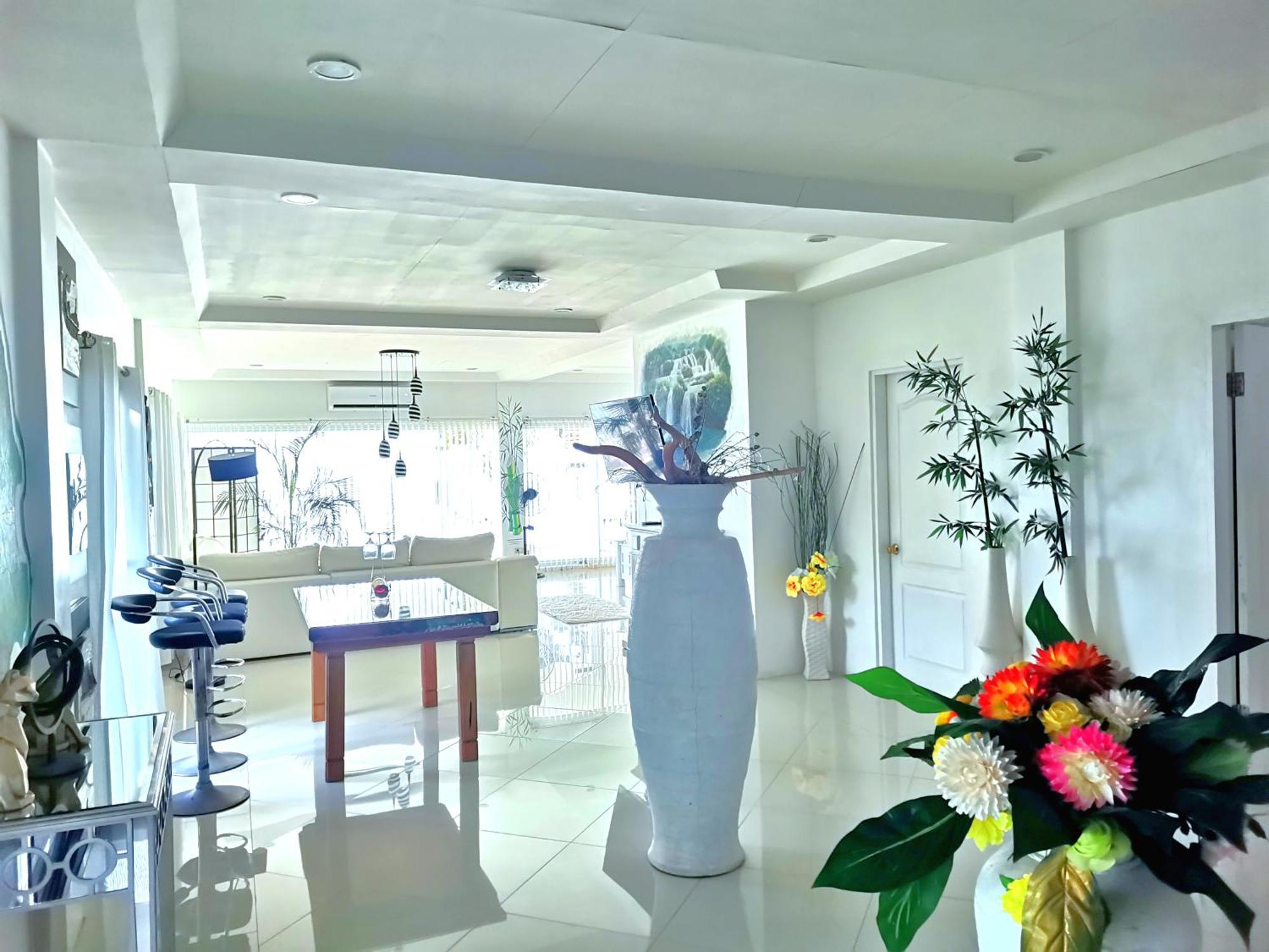 Beach Front White House Villa Maria  Экстерьер фото